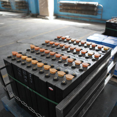 Blei-Säure-Traktionsbatterie 2 V 300 Ah 400 Ah 500 Ah 600 Ah 700 Ah Gabelstapler-Traktionsfabrikbatterien